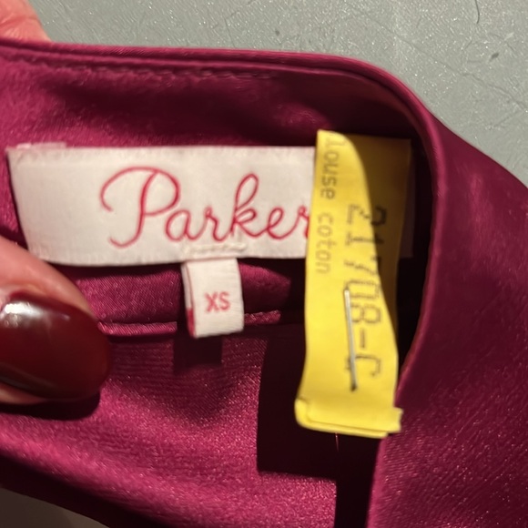 Gorgeous PARKER silky blouse in magenta color - Picture 6 of 7